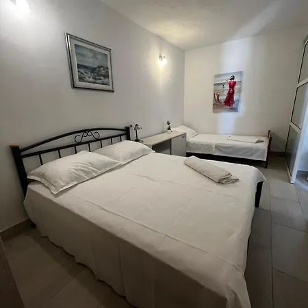 Apartman With Parking Space Supetar, Brac - 7631